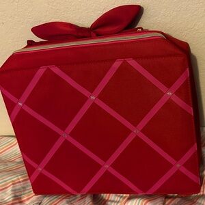 EUC Estée Lauder carrier. For short trips w/paper, pencils & small collectables